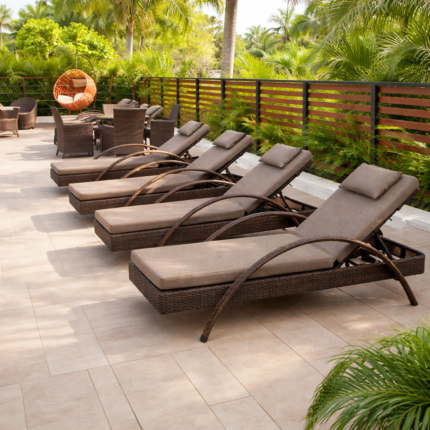 LUXURY TROPICAL OUTDOOR LOUNGE  RATTAN SUNBEDS